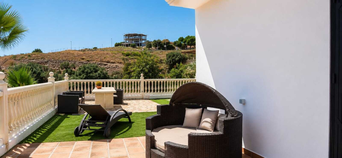 5 Bed Townhouse for sale in Mijas Costa Del Sol, Málaga, Spain