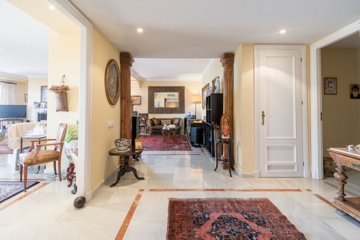 3 Bed Apartment for sale in Nueva Andalucía Costa Del Sol, Málaga, Spain
