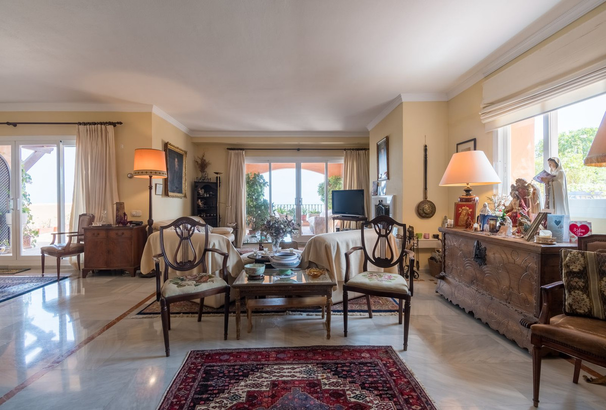 3 Bed Apartment for sale in Nueva Andalucía Costa Del Sol, Málaga, Spain