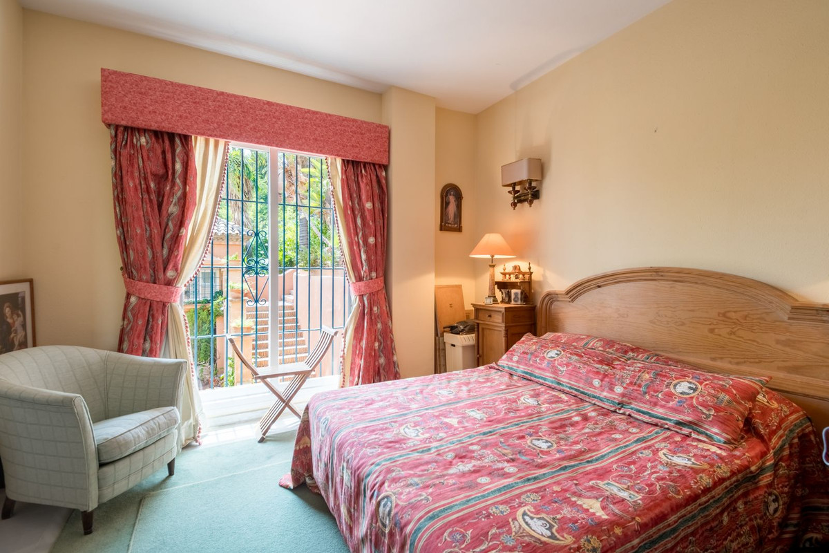 3 Bed Apartment for sale in Nueva Andalucía Costa Del Sol, Málaga, Spain