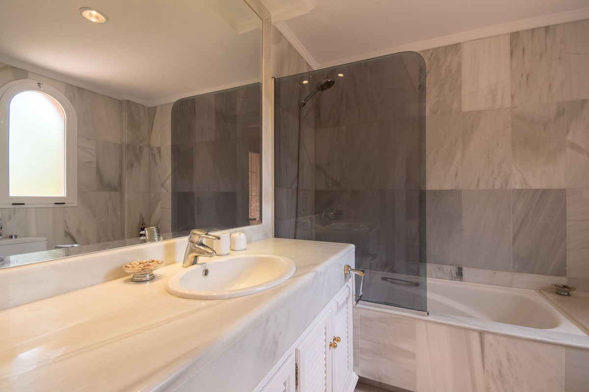 3 Bed Apartment for sale in Nueva Andalucía Costa Del Sol, Málaga, Spain