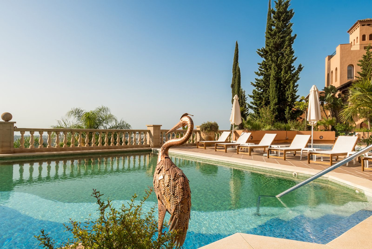 3 Bed Apartment for sale in Nueva Andalucía Costa Del Sol, Málaga, Spain