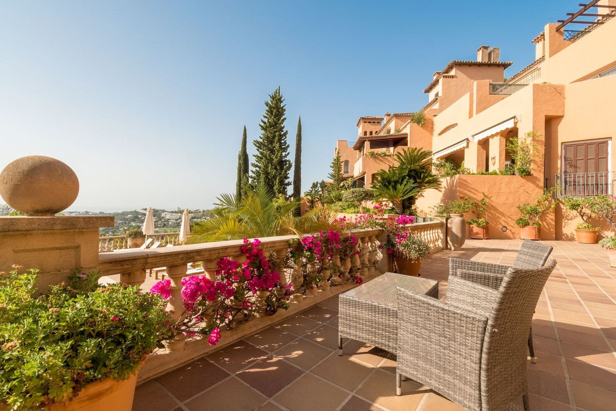 3 Bed Apartment for sale in Nueva Andalucía Costa Del Sol, Málaga, Spain