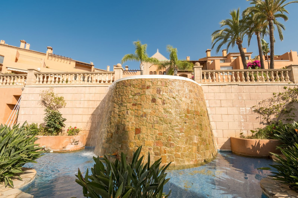3 Bed Apartment for sale in Nueva Andalucía Costa Del Sol, Málaga, Spain