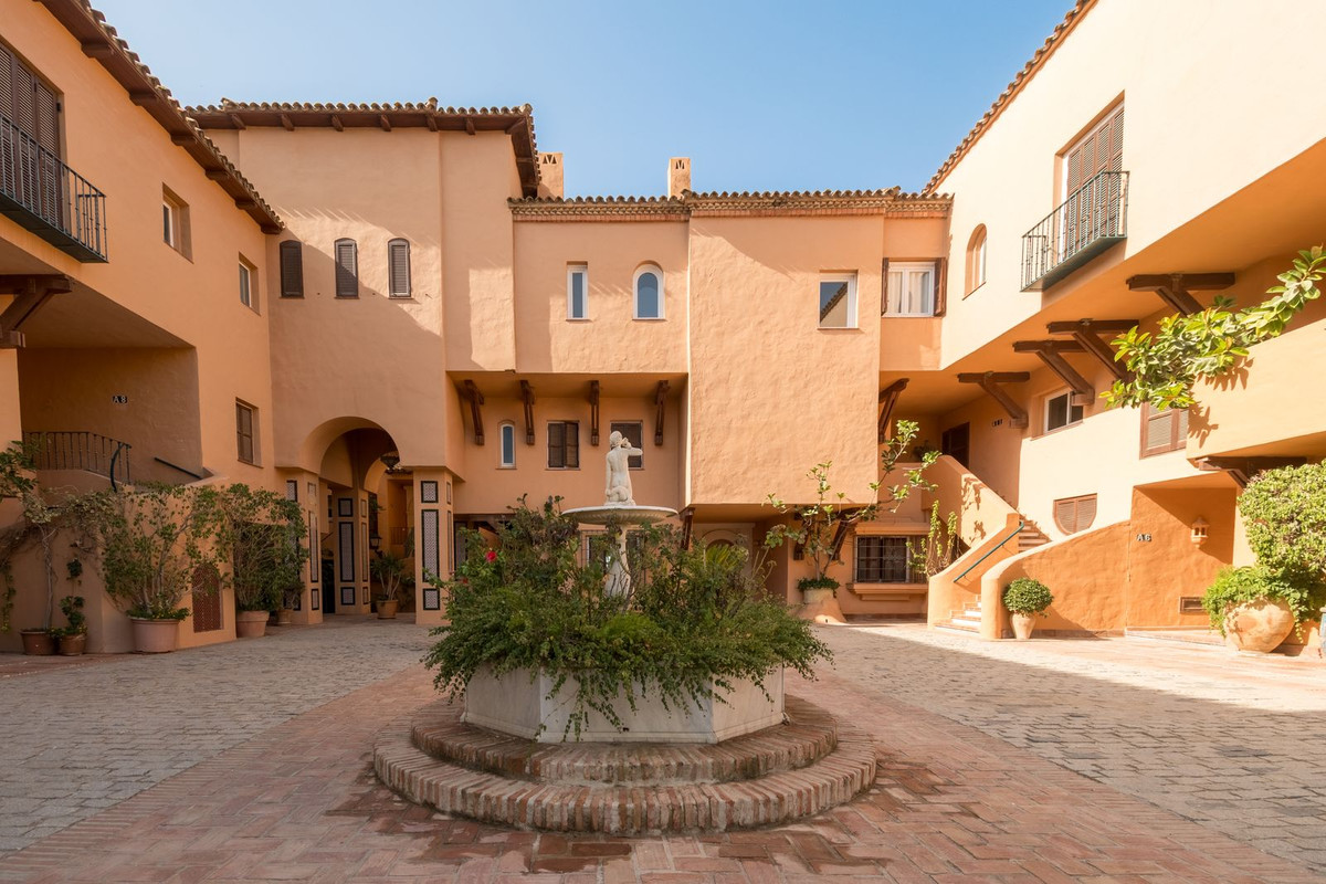 3 Bed Apartment for sale in Nueva Andalucía Costa Del Sol, Málaga, Spain