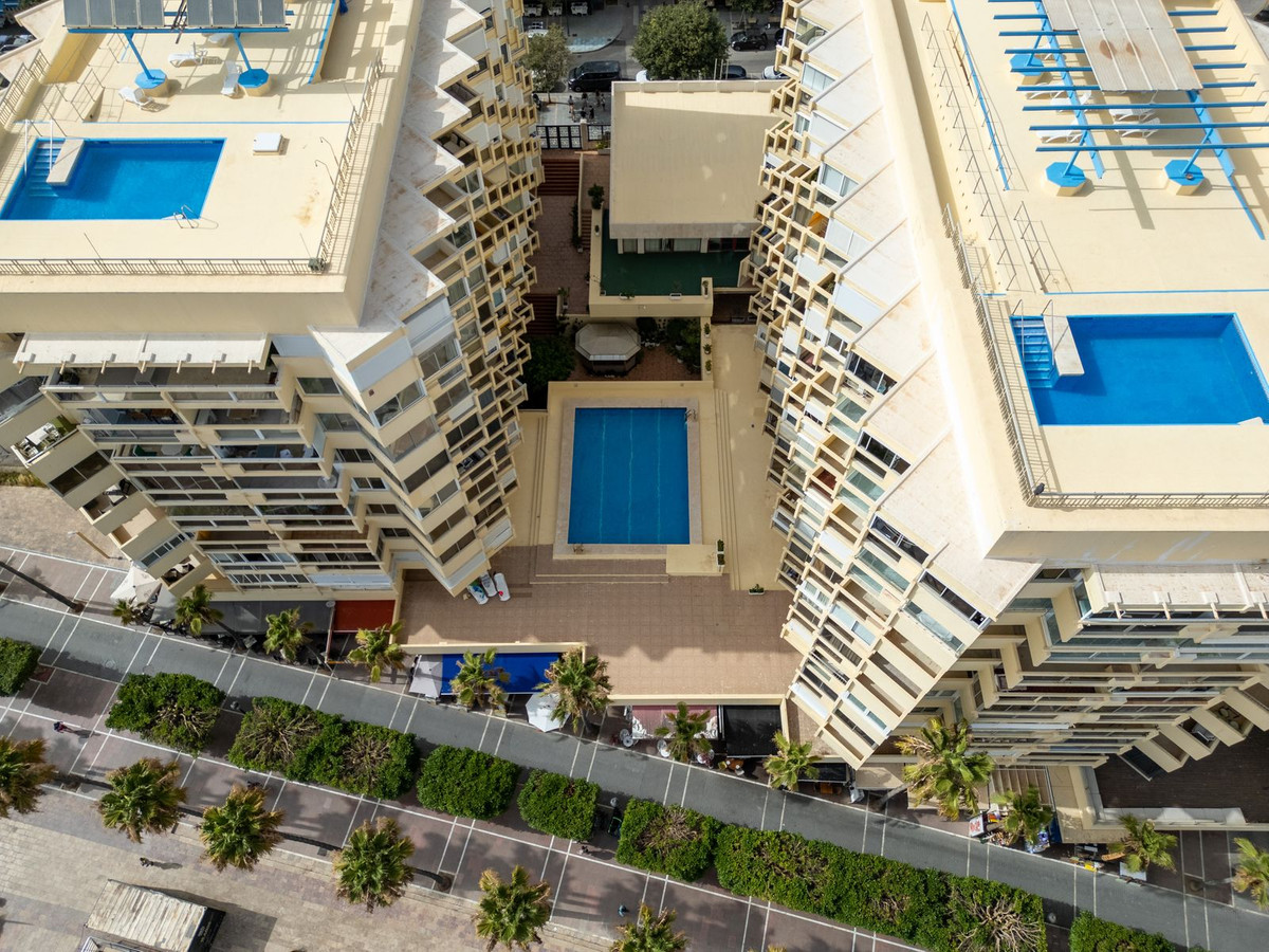 3 Bed Apartment for sale in Marbella Costa Del Sol, Málaga, Spain