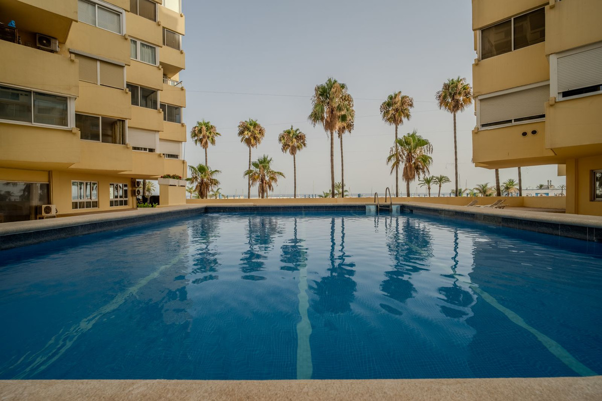 3 Bed Apartment for sale in Marbella Costa Del Sol, Málaga, Spain