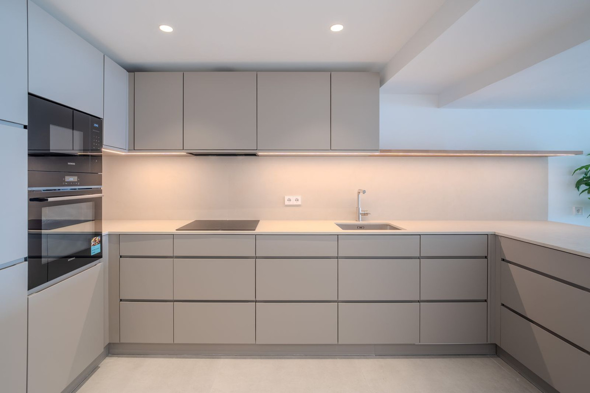3 Bed Apartment for sale in Marbella Costa Del Sol, Málaga, Spain
