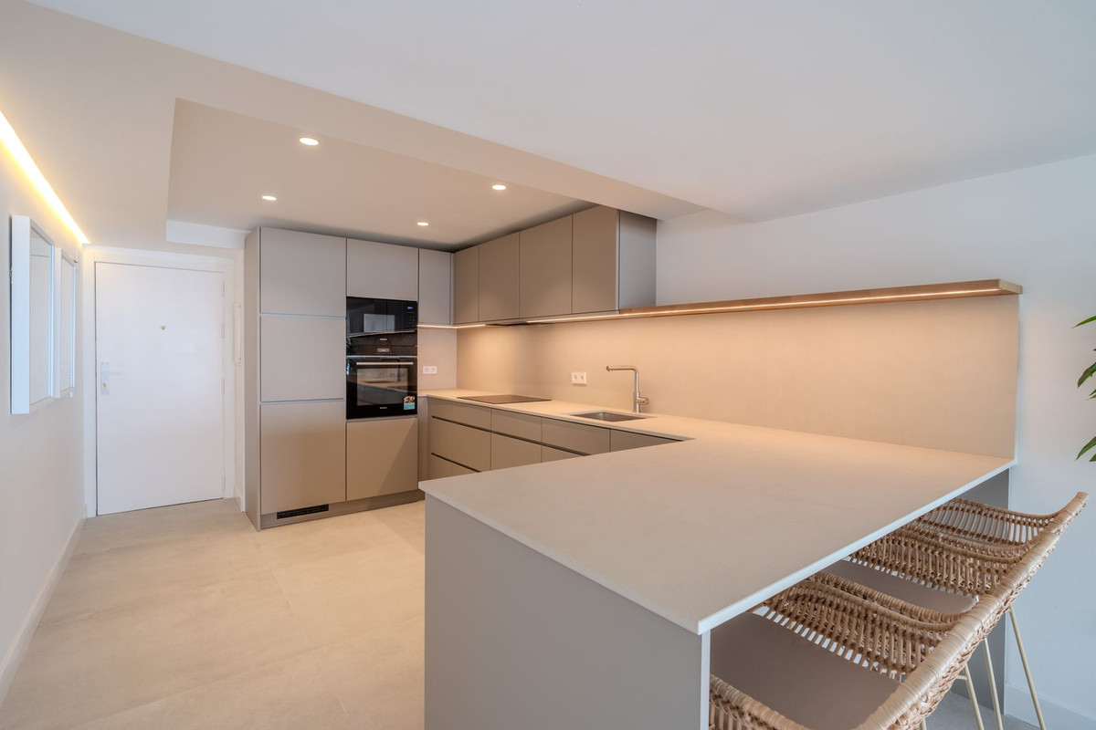 3 Bed Apartment for sale in Marbella Costa Del Sol, Málaga, Spain