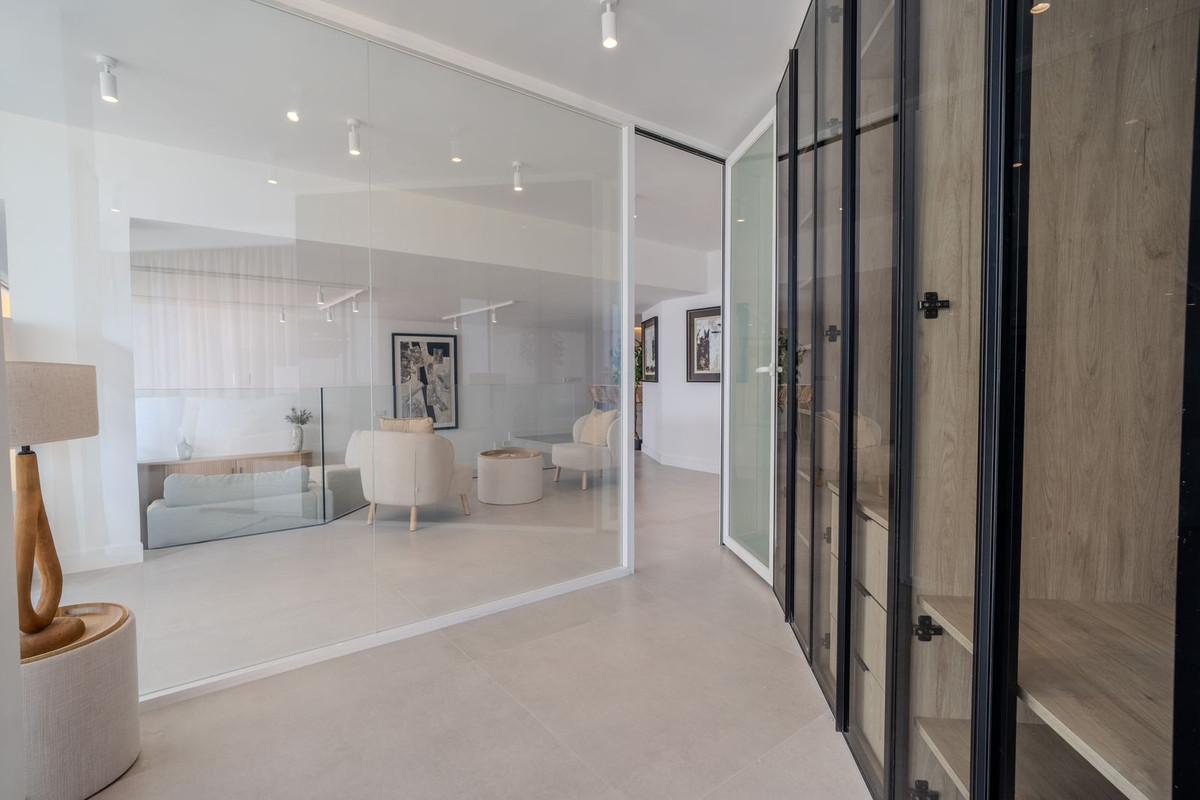 3 Bed Apartment for sale in Marbella Costa Del Sol, Málaga, Spain