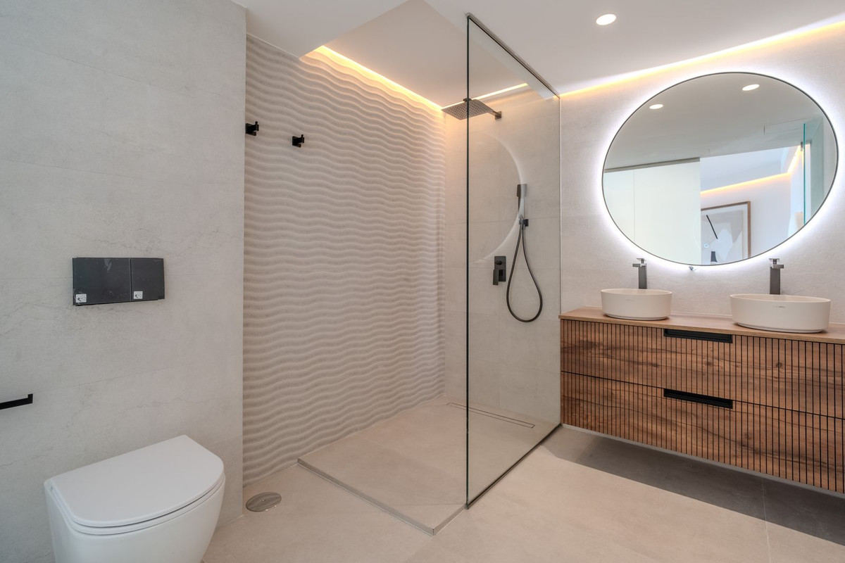 3 Bed Apartment for sale in Marbella Costa Del Sol, Málaga, Spain