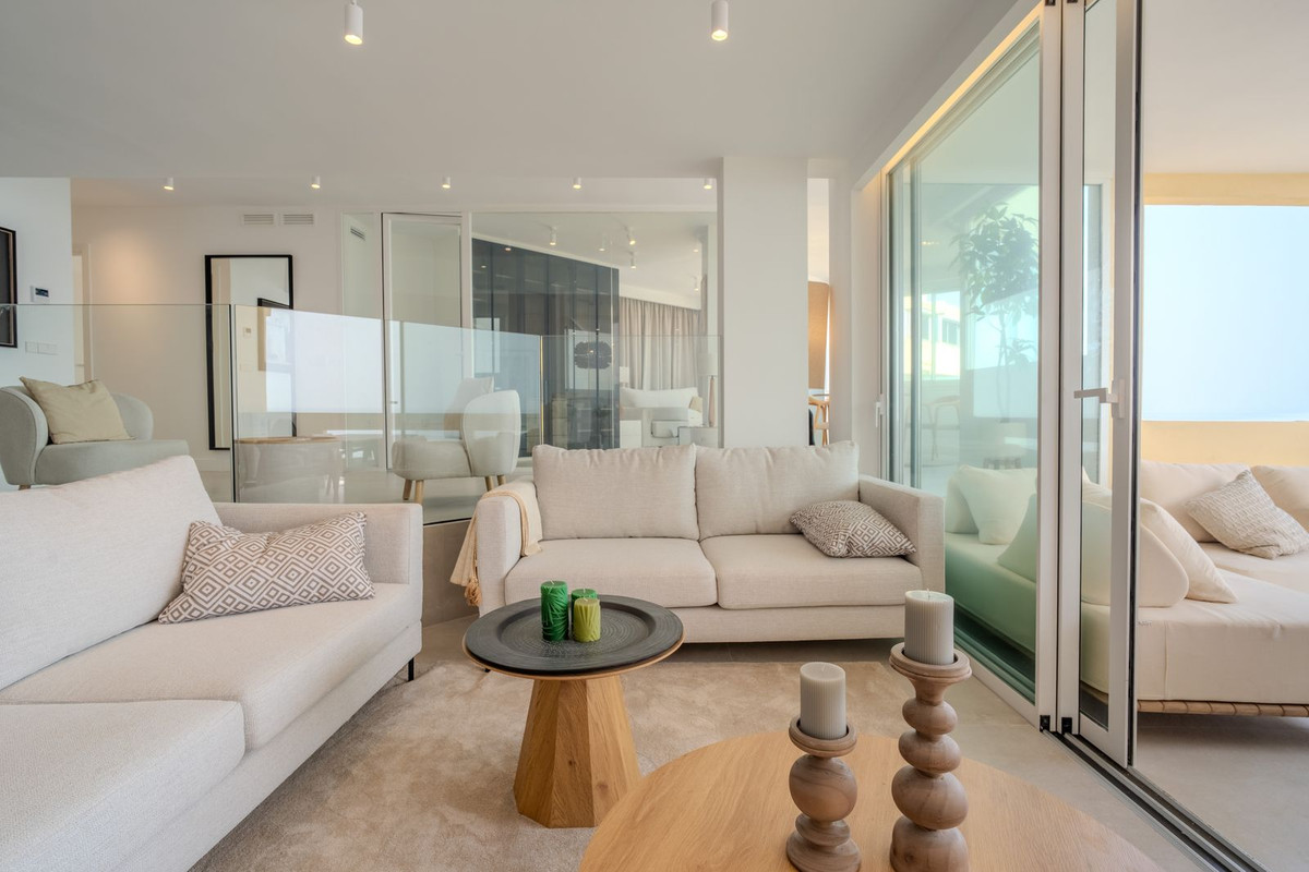 3 Bed Apartment for sale in Marbella Costa Del Sol, Málaga, Spain