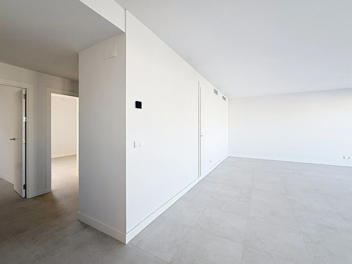 3 Bed Apartment for sale in Estepona Costa Del Sol, Málaga, Spain