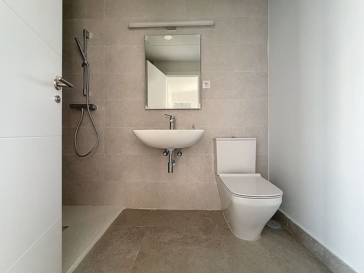 3 Bed Apartment for sale in Estepona Costa Del Sol, Málaga, Spain