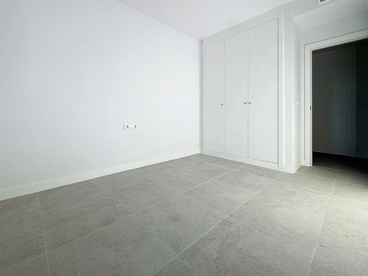 3 Bed Apartment for sale in Estepona Costa Del Sol, Málaga, Spain