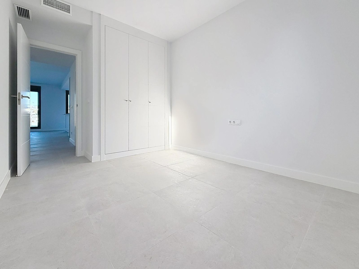 3 Bed Apartment for sale in Estepona Costa Del Sol, Málaga, Spain