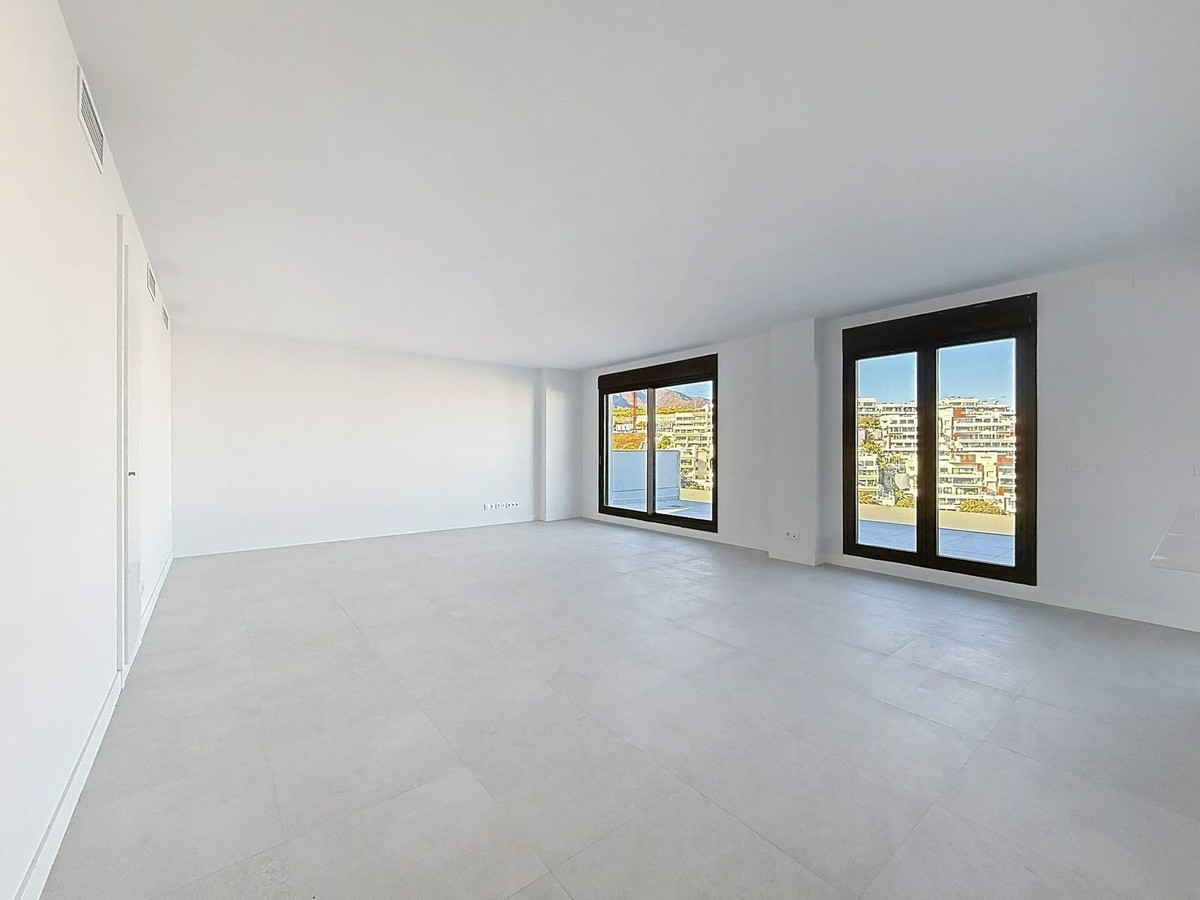 3 Bed Apartment for sale in Estepona Costa Del Sol, Málaga, Spain