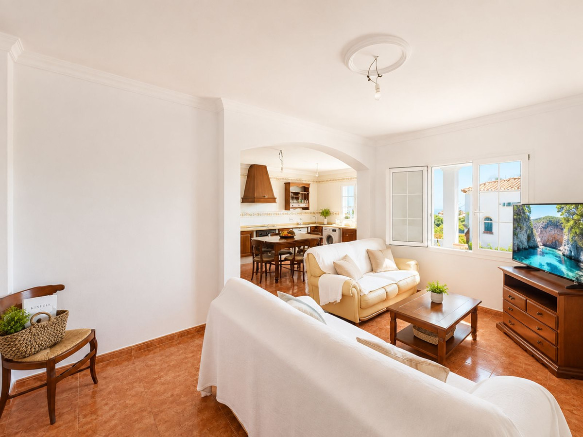 3 Bed Townhouse for sale in Estepona Costa Del Sol, Málaga, Spain