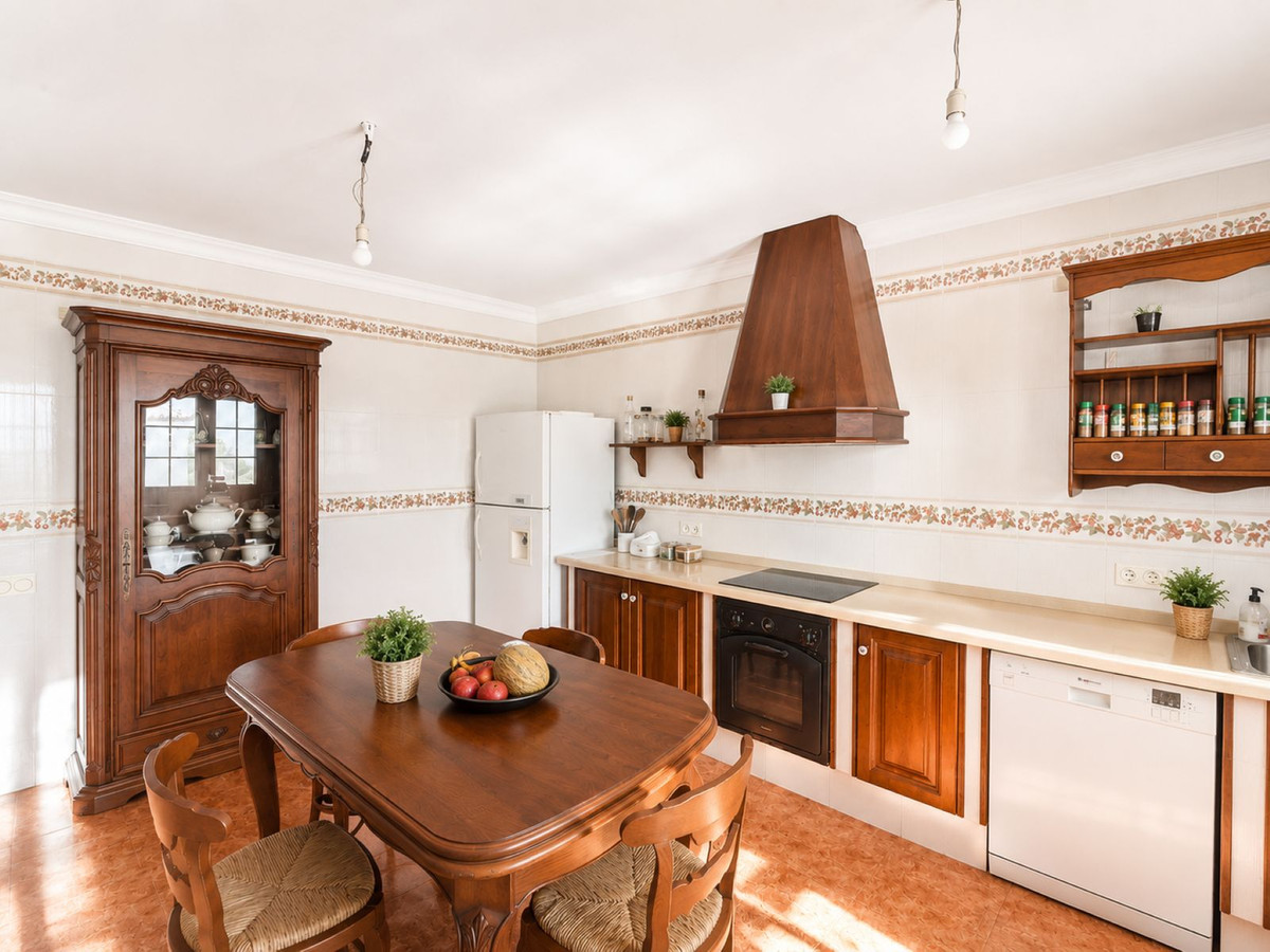 3 Bed Townhouse for sale in Estepona Costa Del Sol, Málaga, Spain