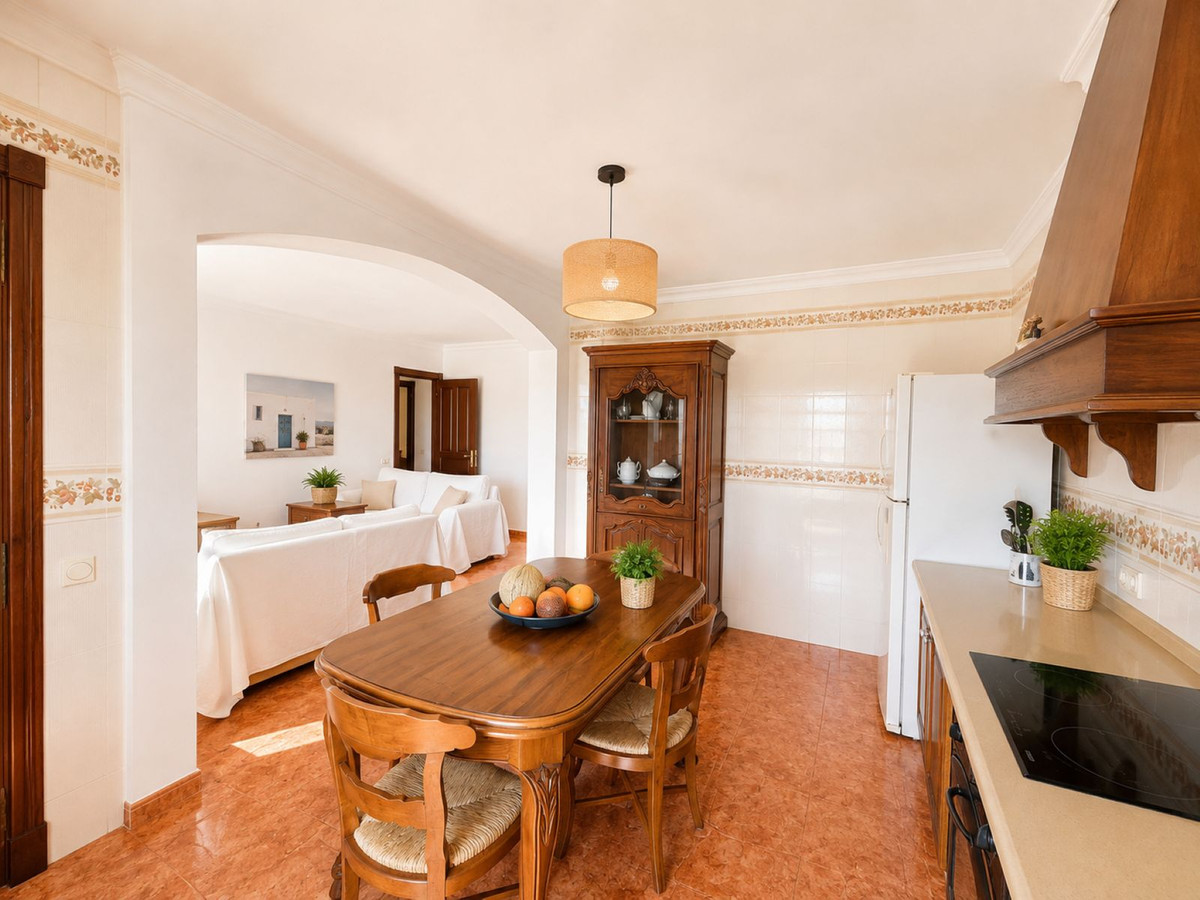 3 Bed Townhouse for sale in Estepona Costa Del Sol, Málaga, Spain