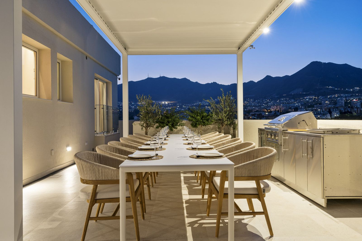 3 Bed Apartment for sale in Benalmadena Costa Costa Del Sol, Málaga, Spain