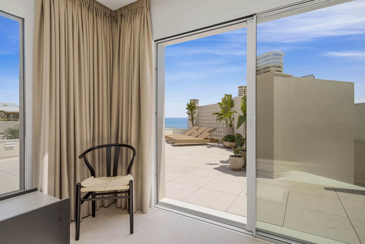 3 Bed Apartment for sale in Benalmadena Costa Costa Del Sol, Málaga, Spain