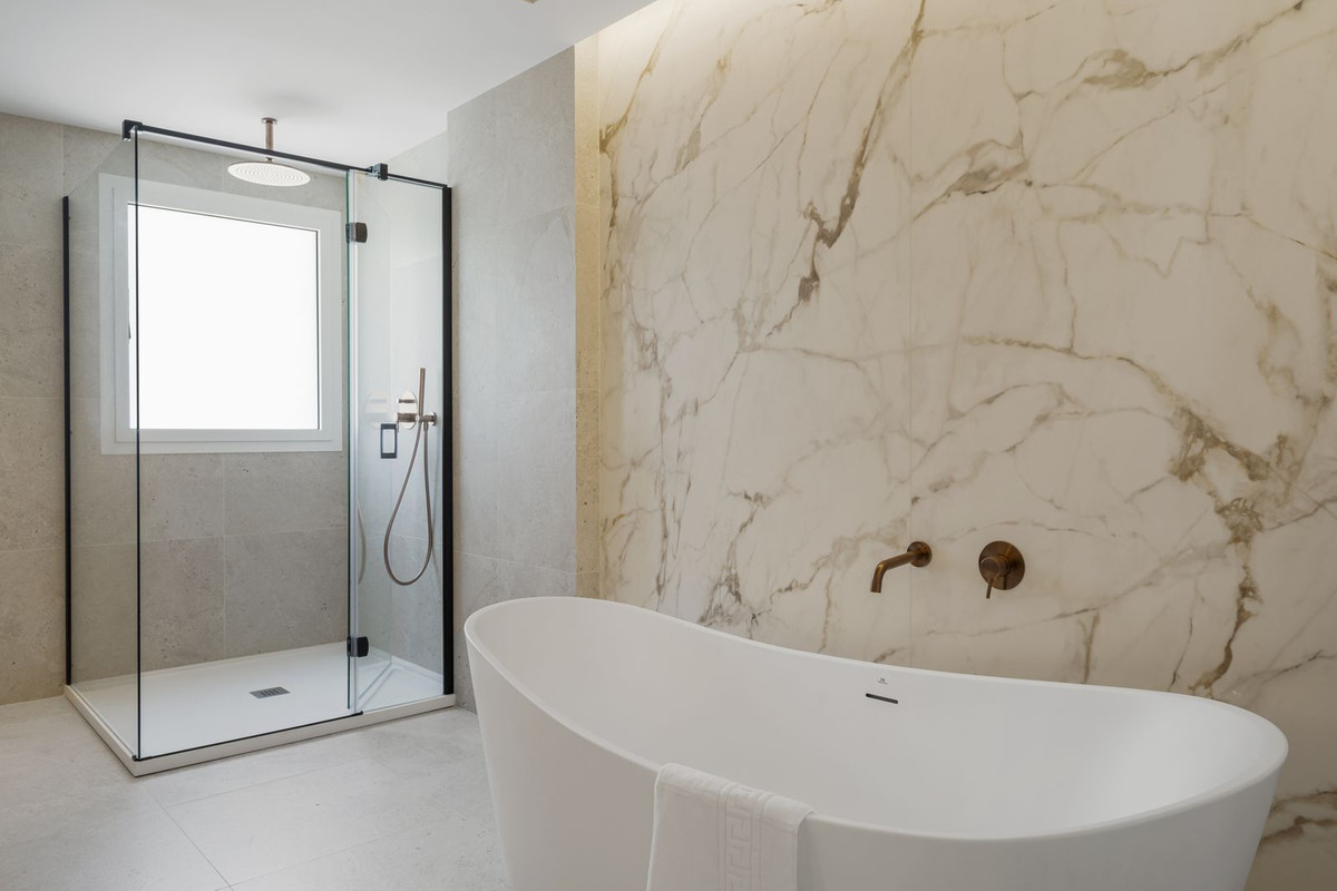 3 Bed Apartment for sale in Benalmadena Costa Costa Del Sol, Málaga, Spain