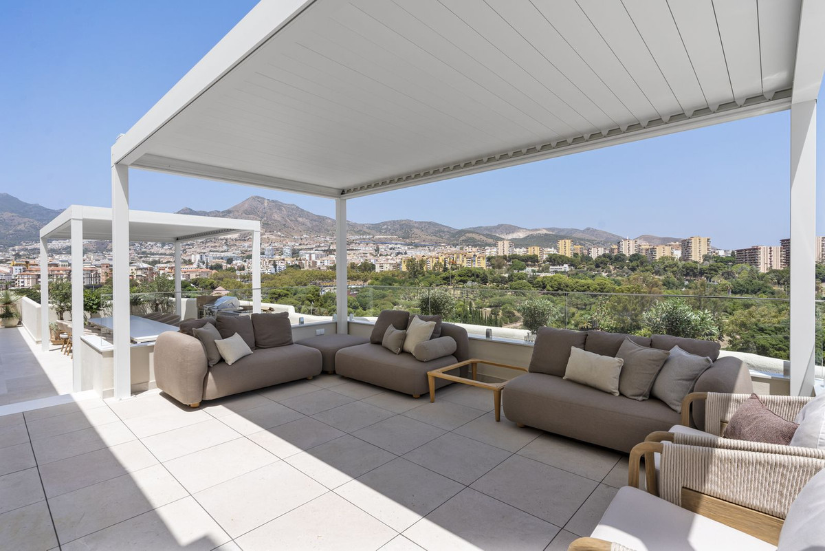 3 Bed Apartment for sale in Benalmadena Costa Costa Del Sol, Málaga, Spain