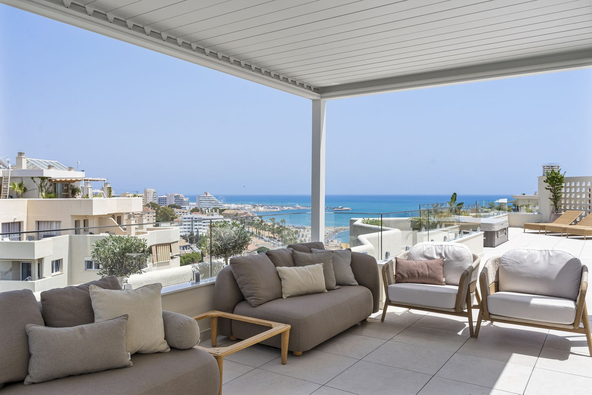 3 Bed Apartment for sale in Benalmadena Costa Costa Del Sol, Málaga, Spain