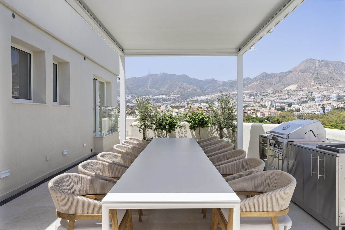 3 Bed Apartment for sale in Benalmadena Costa Costa Del Sol, Málaga, Spain