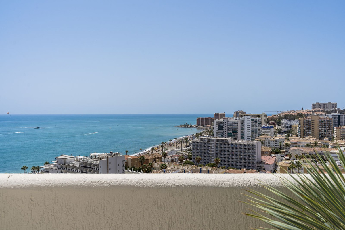 3 Bed Apartment for sale in Benalmadena Costa Costa Del Sol, Málaga, Spain