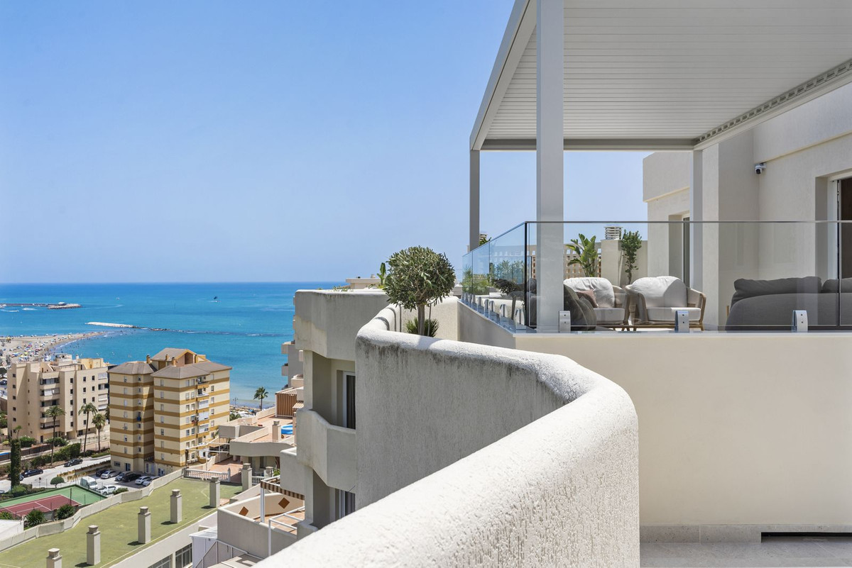3 Bed Apartment for sale in Benalmadena Costa Costa Del Sol, Málaga, Spain