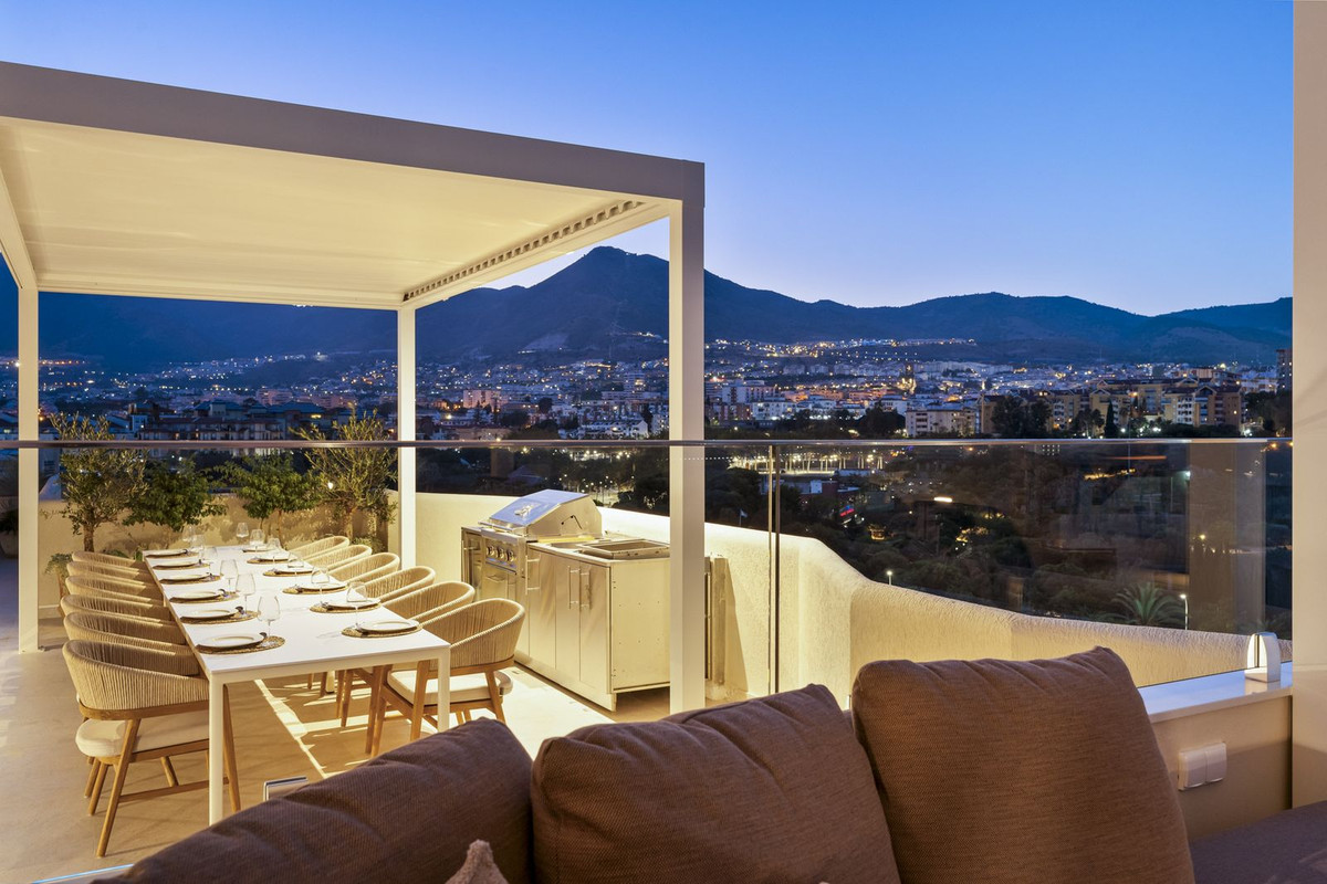 3 Bed Apartment for sale in Benalmadena Costa Costa Del Sol, Málaga, Spain