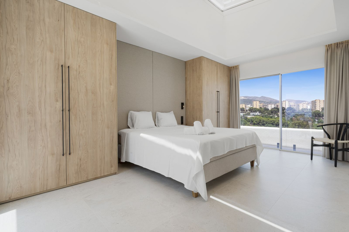3 Bed Apartment for sale in Benalmadena Costa Costa Del Sol, Málaga, Spain