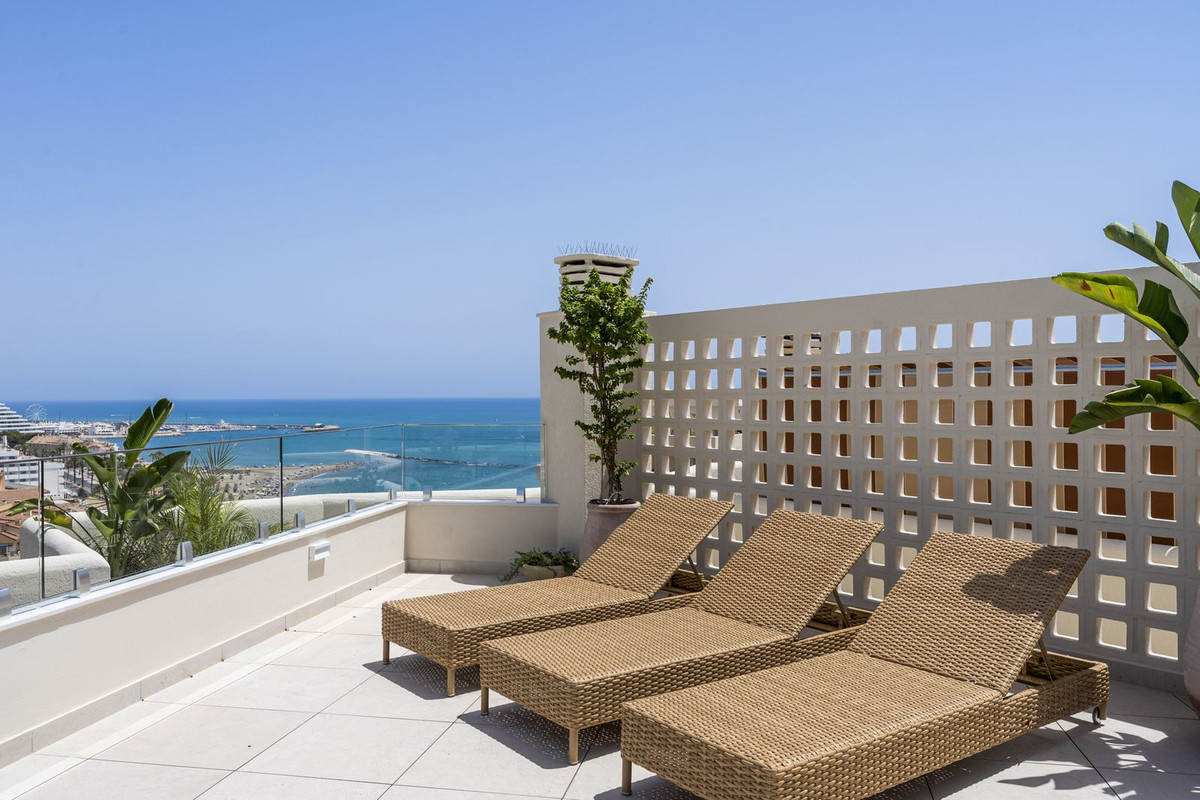 3 Bed Apartment for sale in Benalmadena Costa Costa Del Sol, Málaga, Spain