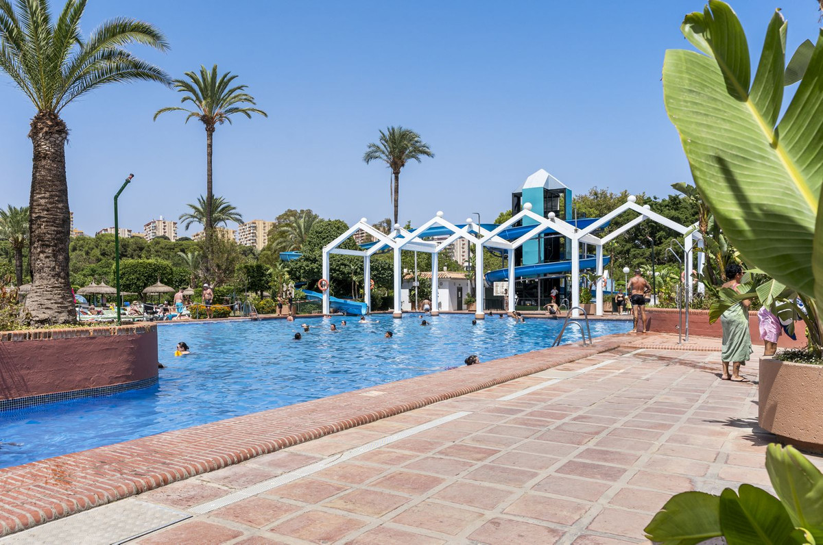3 Bed Apartment for sale in Benalmadena Costa Costa Del Sol, Málaga, Spain