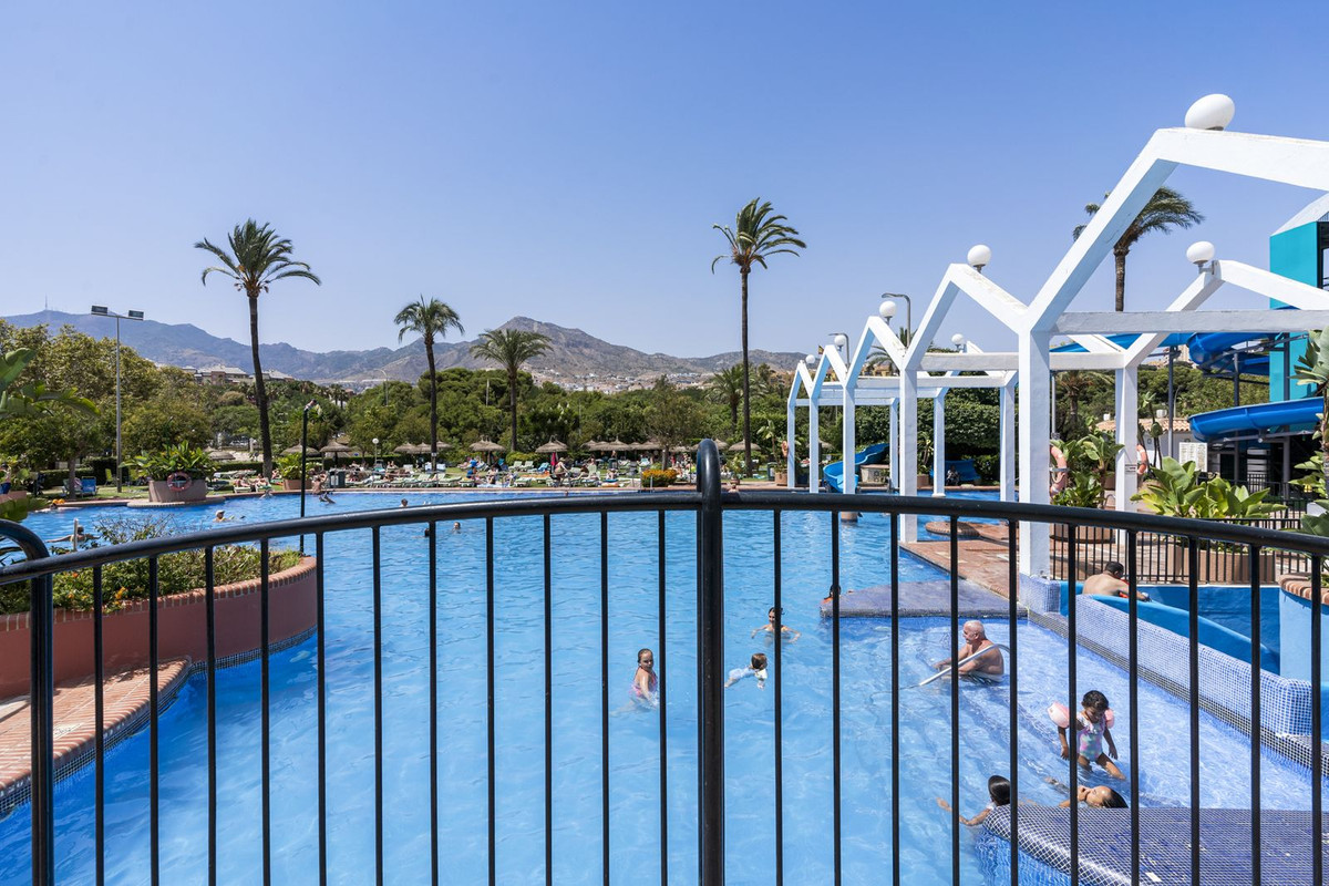 3 Bed Apartment for sale in Benalmadena Costa Costa Del Sol, Málaga, Spain