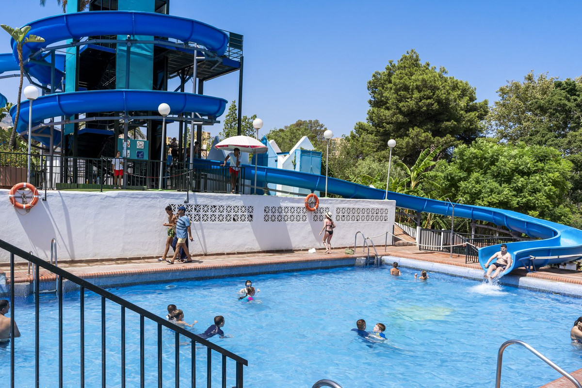 3 Bed Apartment for sale in Benalmadena Costa Costa Del Sol, Málaga, Spain