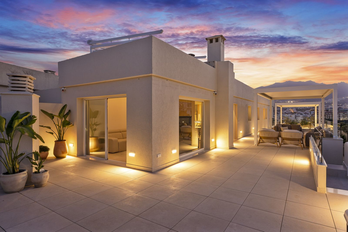 3 Bed Apartment for sale in Benalmadena Costa Costa Del Sol, Málaga, Spain