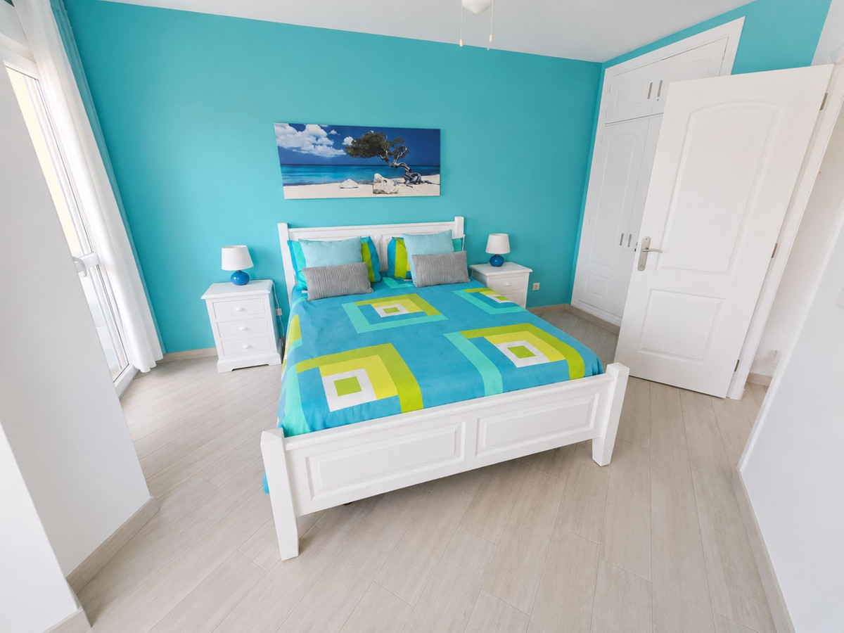 Se vende Apartamento Planta Media de 2 dormitorios en Costa Del Sol, Málaga, España