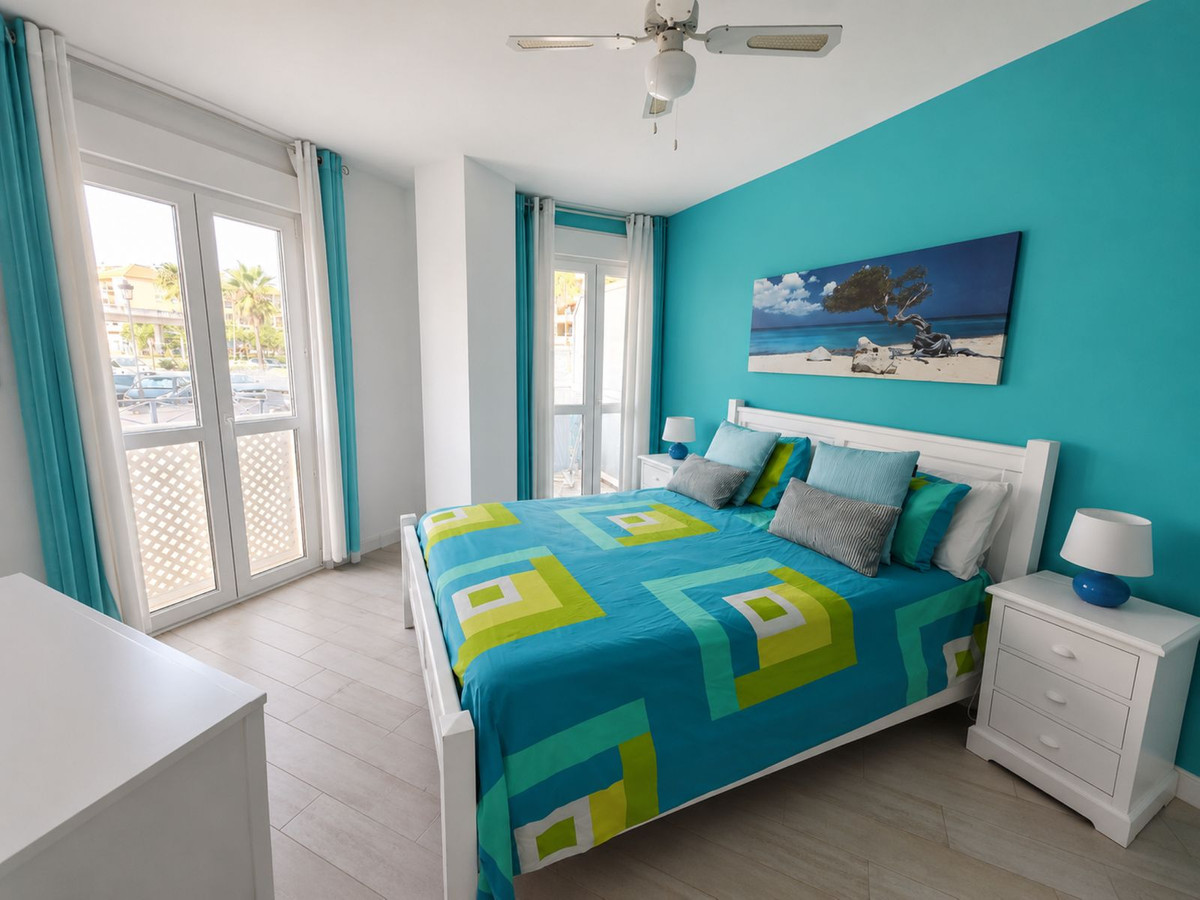 Se vende Apartamento Planta Media de 2 dormitorios en Costa Del Sol, Málaga, España