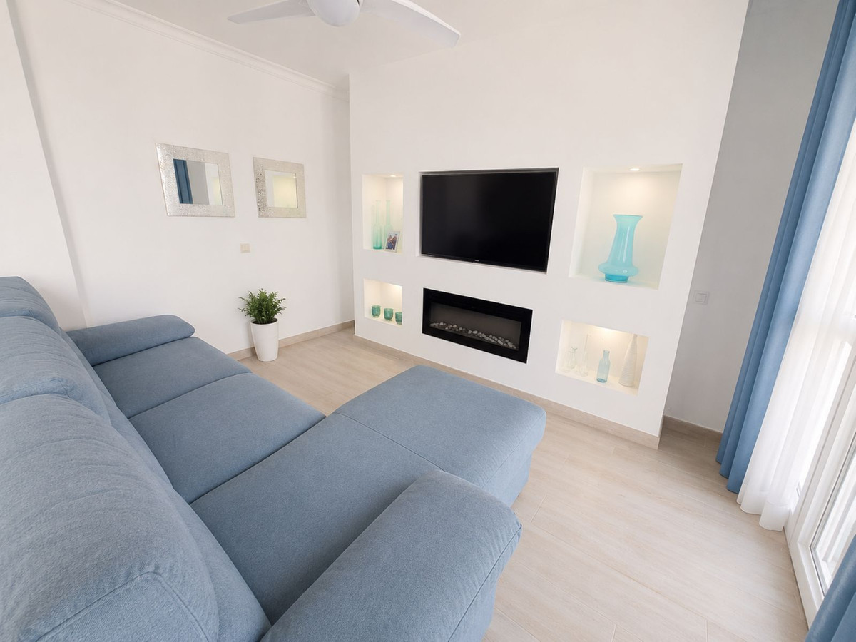 Se vende Apartamento Planta Media de 2 dormitorios en Costa Del Sol, Málaga, España