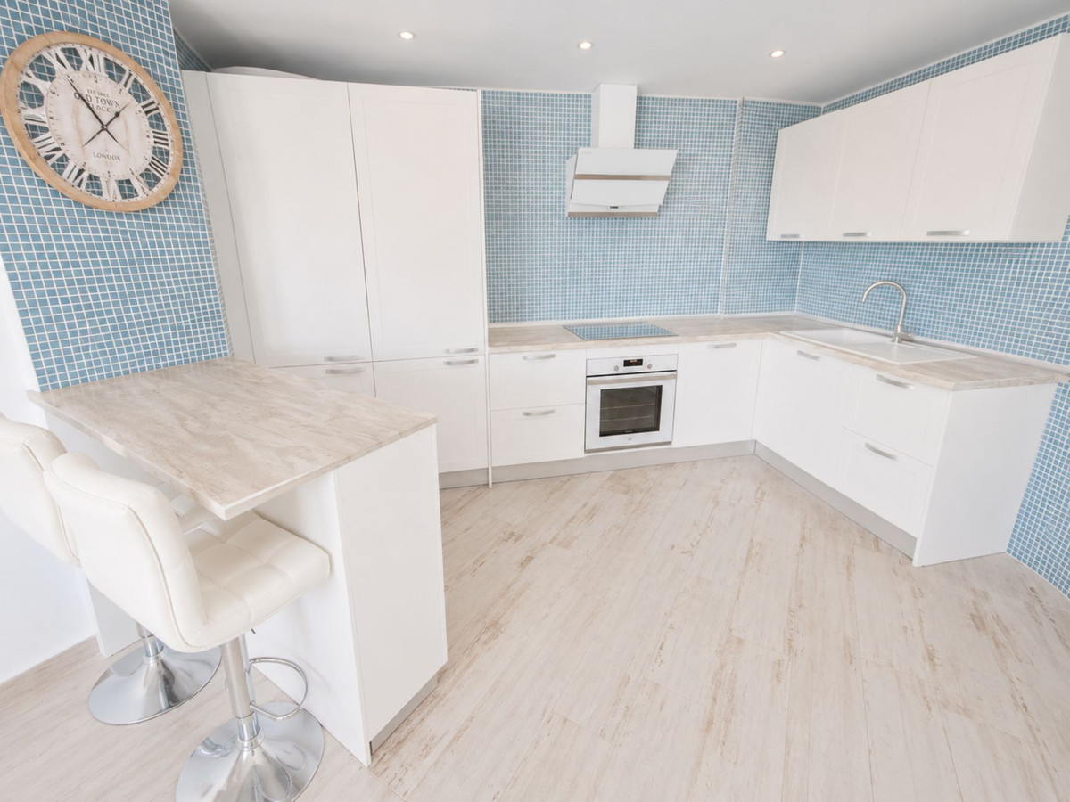 Se vende Apartamento Planta Media de 2 dormitorios en Costa Del Sol, Málaga, España