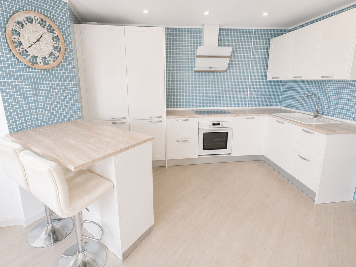 Se vende Apartamento Planta Media de 2 dormitorios en Costa Del Sol, Málaga, España