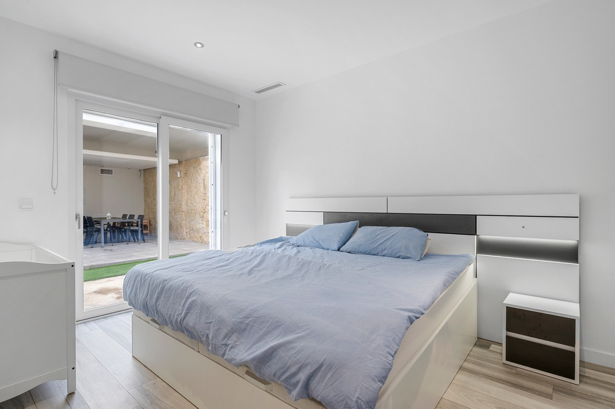 4 Bed Townhouse for sale in Algorfa Costa Blanca, Alicante, Spain