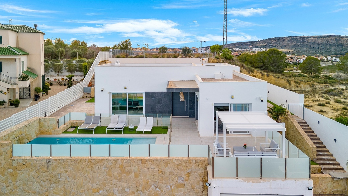 4 Bed Townhouse for sale in Algorfa Costa Blanca, Alicante, Spain