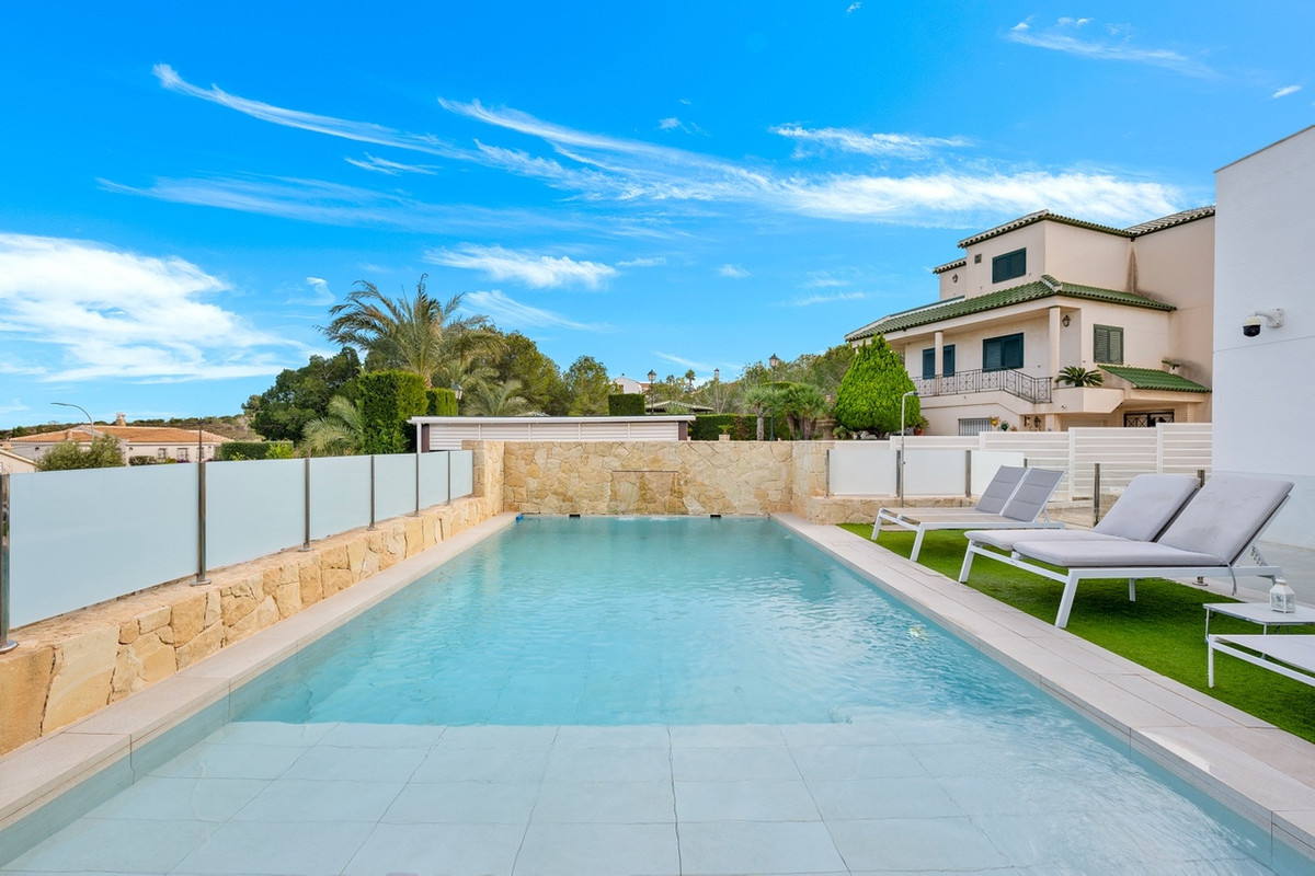 4 Bed Townhouse for sale in Algorfa Costa Blanca, Alicante, Spain