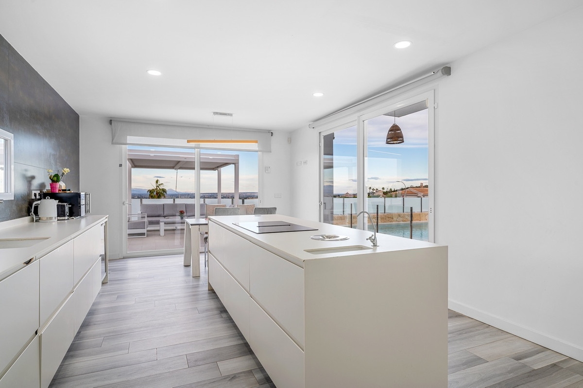 4 Bed Townhouse for sale in Algorfa Costa Blanca, Alicante, Spain