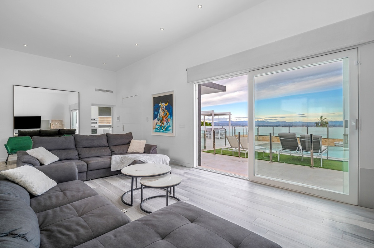 4 Bed Townhouse for sale in Algorfa Costa Blanca, Alicante, Spain