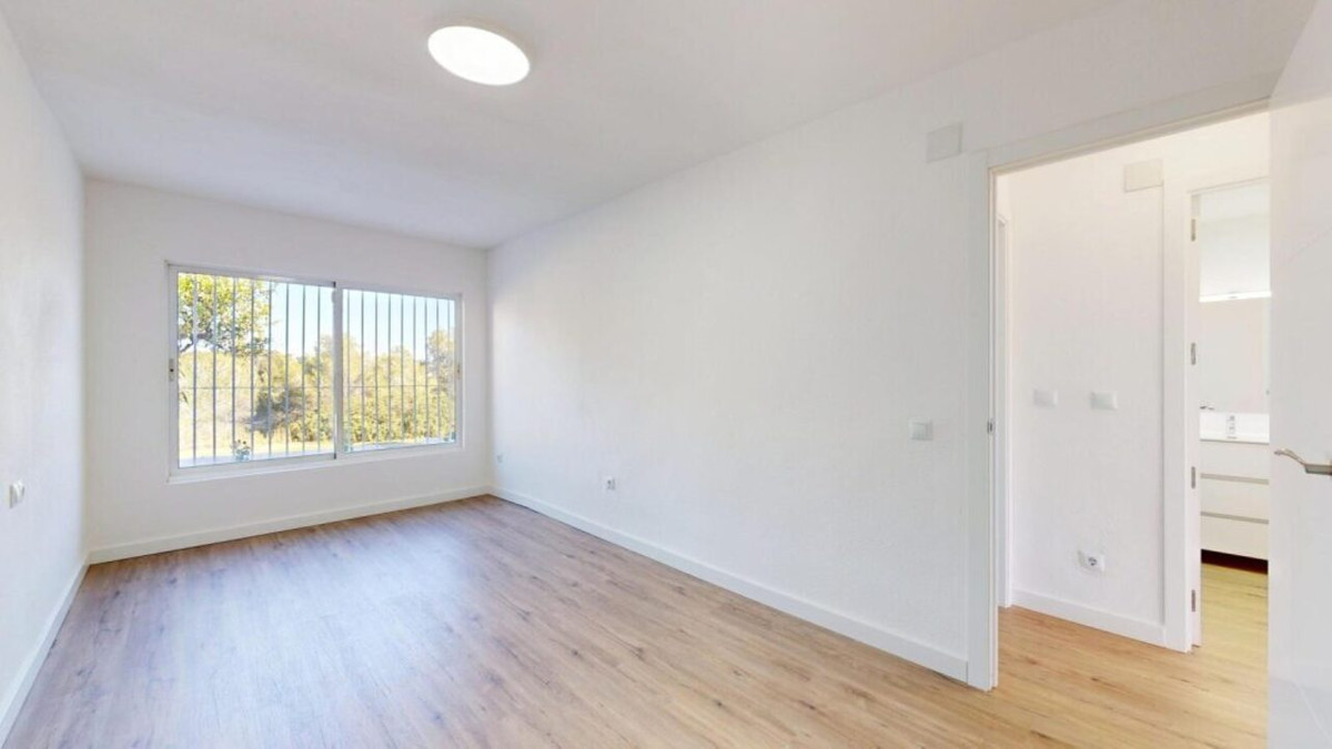 2 Bed Apartment for sale in Villamartin Costa Blanca, Alicante, Spain